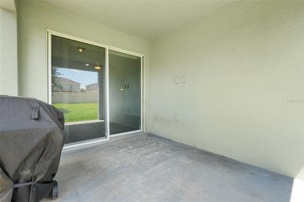 Active With Contract: $2,900 (4 beds, 3 baths, 2563 Square Feet)
