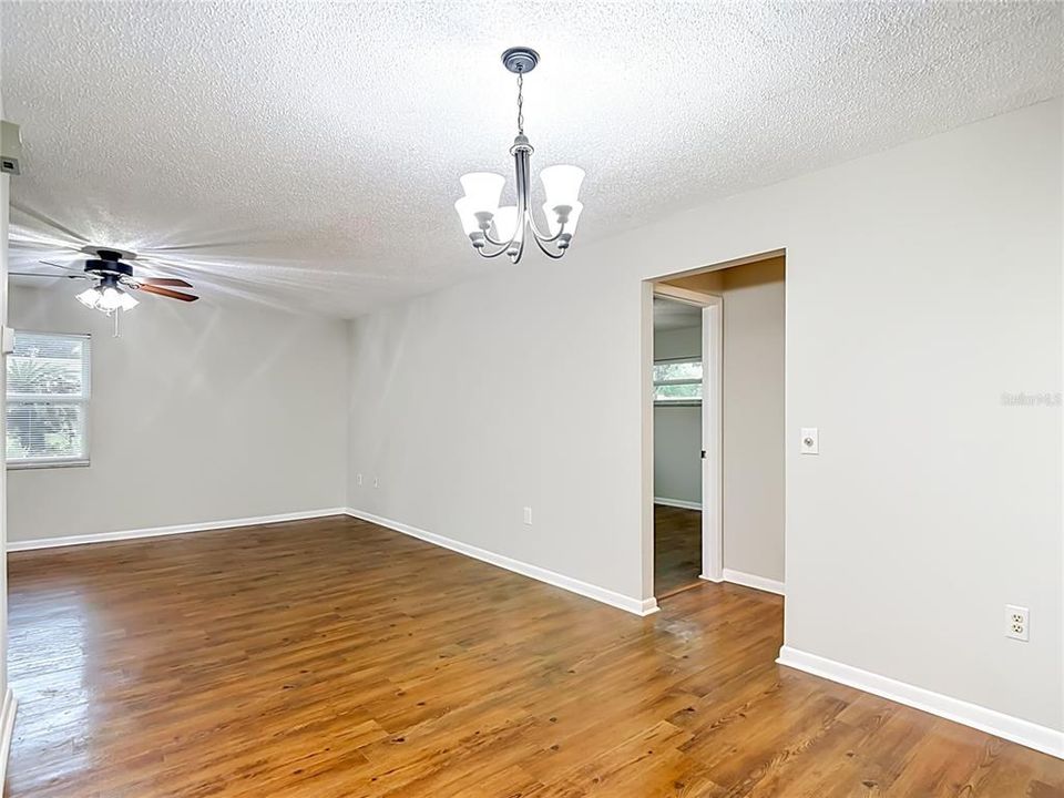 Active With Contract: $257,000 (2 beds, 2 baths, 1318 Square Feet)