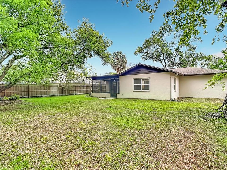 Active With Contract: $257,000 (2 beds, 2 baths, 1318 Square Feet)