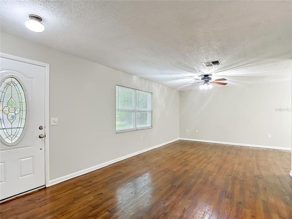 Active With Contract: $257,000 (2 beds, 2 baths, 1318 Square Feet)