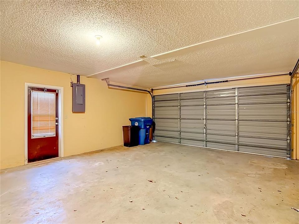 Active With Contract: $257,000 (2 beds, 2 baths, 1318 Square Feet)