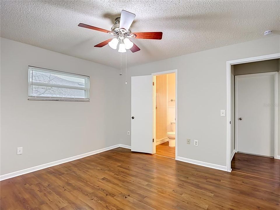 Active With Contract: $257,000 (2 beds, 2 baths, 1318 Square Feet)