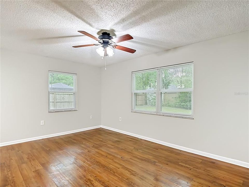 Active With Contract: $257,000 (2 beds, 2 baths, 1318 Square Feet)