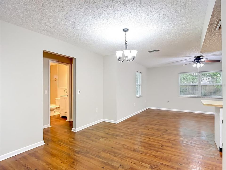 Active With Contract: $257,000 (2 beds, 2 baths, 1318 Square Feet)