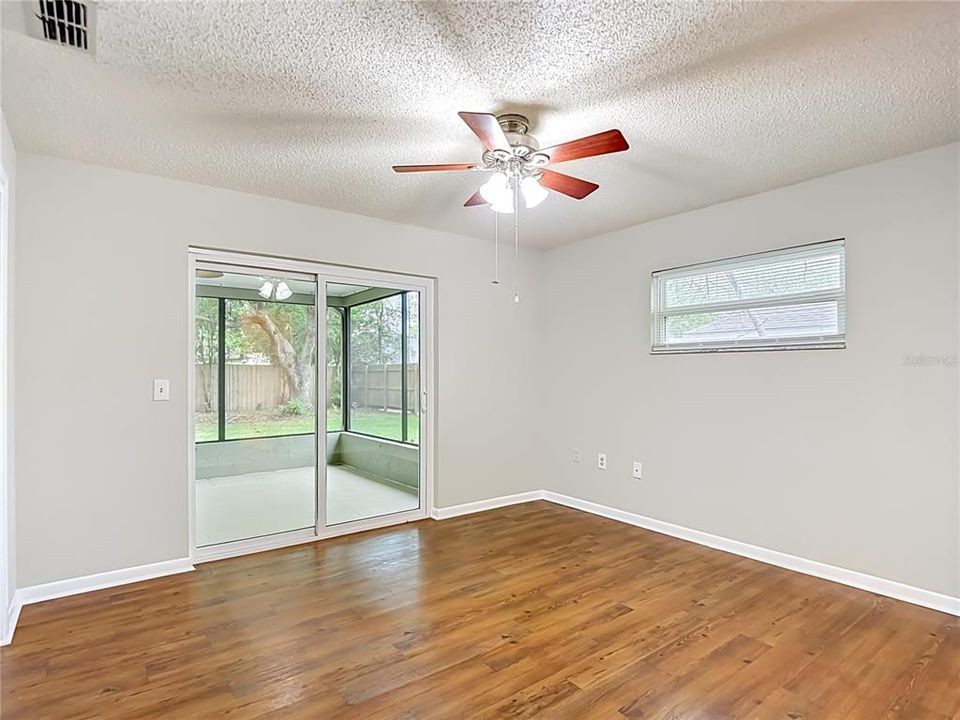 Active With Contract: $257,000 (2 beds, 2 baths, 1318 Square Feet)