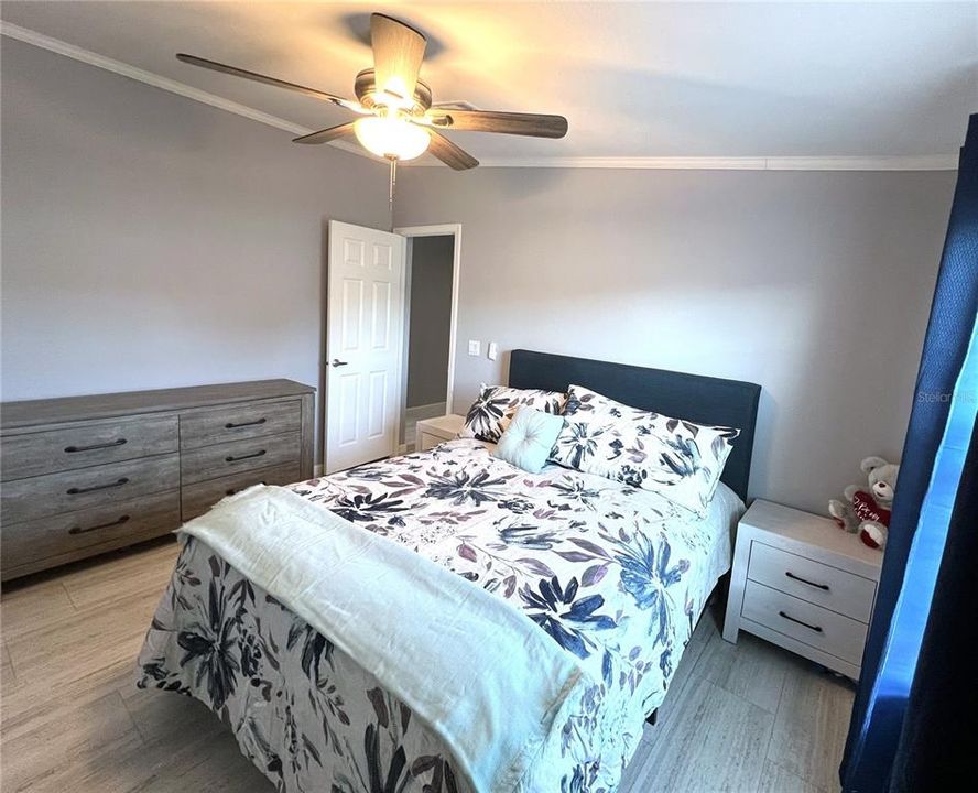 For Sale: $230,000 (3 beds, 2 baths, 1404 Square Feet)