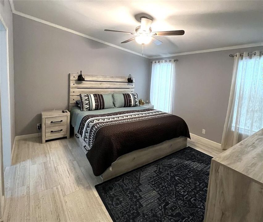 For Sale: $230,000 (3 beds, 2 baths, 1404 Square Feet)
