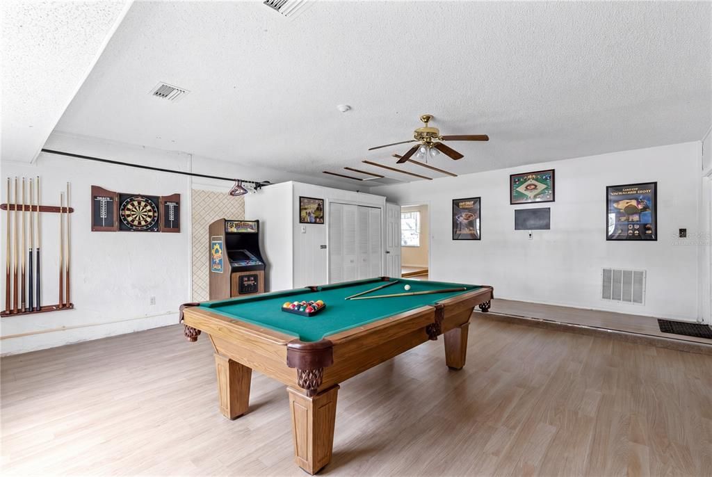 For Sale: $432,500 (4 beds, 2 baths, 2804 Square Feet)