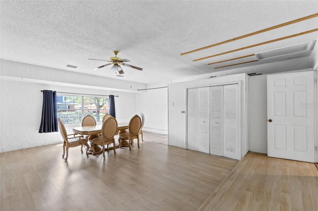 For Sale: $432,500 (4 beds, 2 baths, 2804 Square Feet)