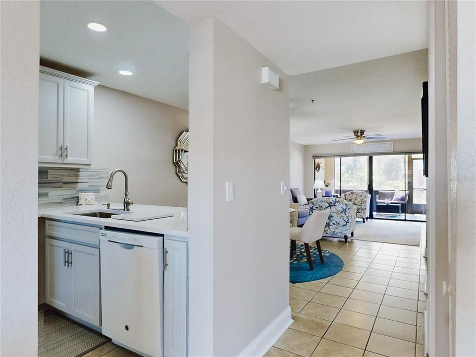 For Sale: $349,000 (2 beds, 2 baths, 1120 Square Feet)