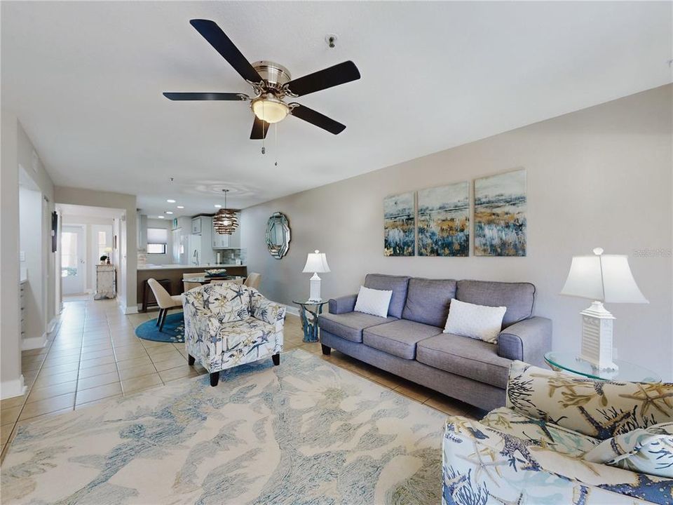 For Sale: $349,000 (2 beds, 2 baths, 1120 Square Feet)
