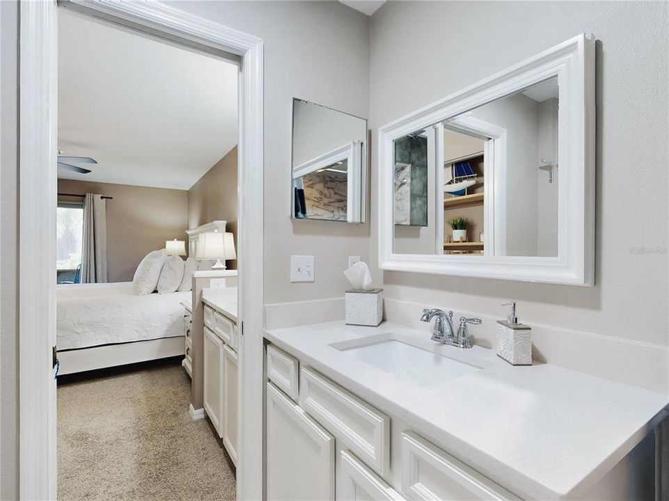 For Sale: $349,000 (2 beds, 2 baths, 1120 Square Feet)