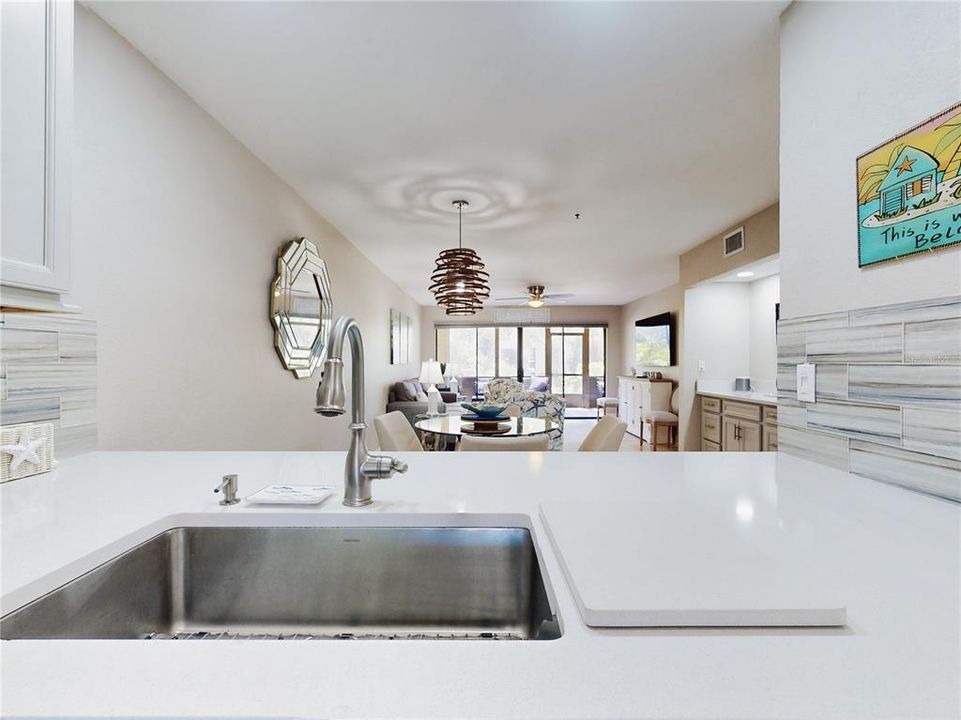 For Sale: $349,000 (2 beds, 2 baths, 1120 Square Feet)