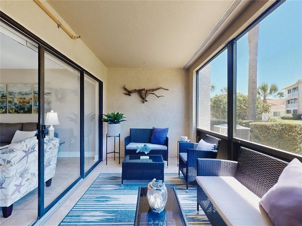 For Sale: $349,000 (2 beds, 2 baths, 1120 Square Feet)