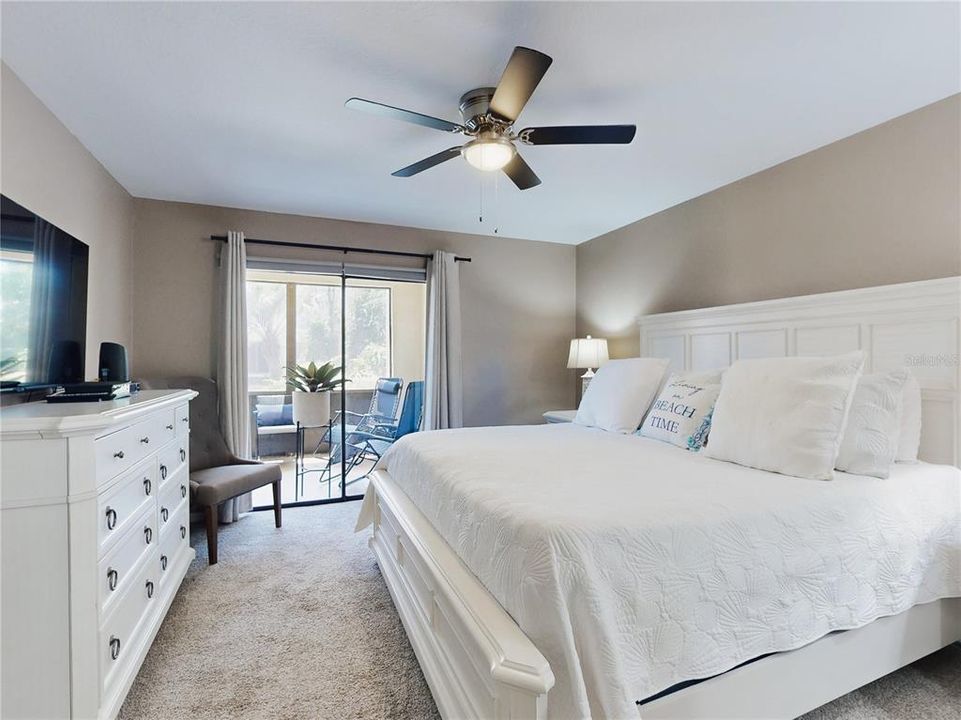 For Sale: $349,000 (2 beds, 2 baths, 1120 Square Feet)
