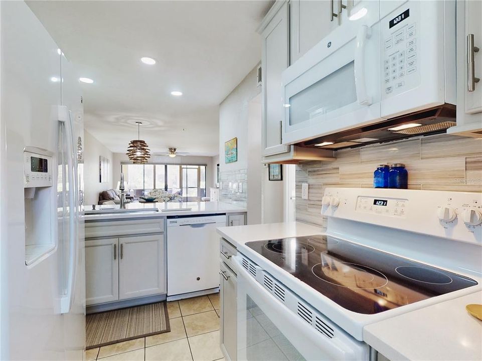 For Sale: $349,000 (2 beds, 2 baths, 1120 Square Feet)