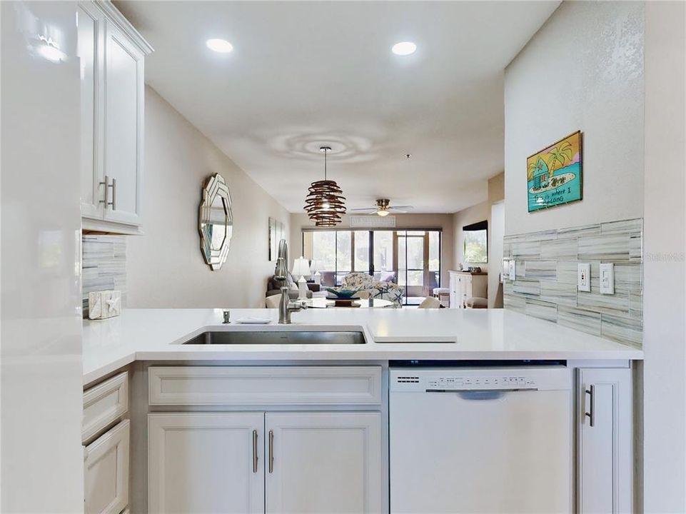 For Sale: $349,000 (2 beds, 2 baths, 1120 Square Feet)