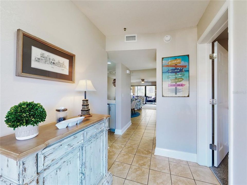 For Sale: $349,000 (2 beds, 2 baths, 1120 Square Feet)