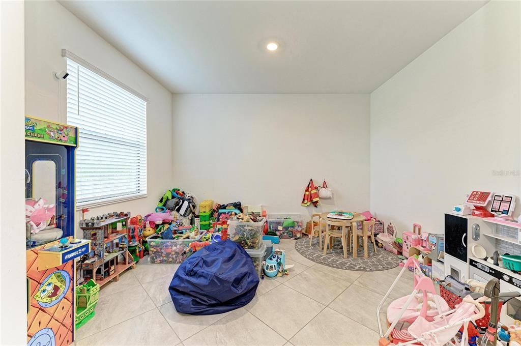 En Venta: $599,999 (4 camas, 3 baños, 2586 Pies cuadrados)