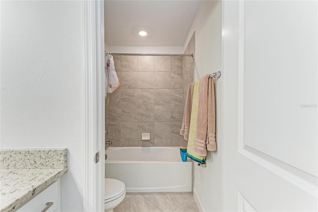 En Venta: $599,999 (4 camas, 3 baños, 2586 Pies cuadrados)