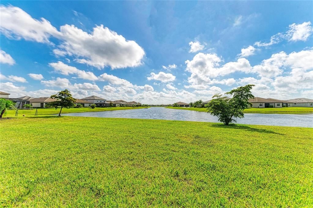 En Venta: $599,999 (4 camas, 3 baños, 2586 Pies cuadrados)