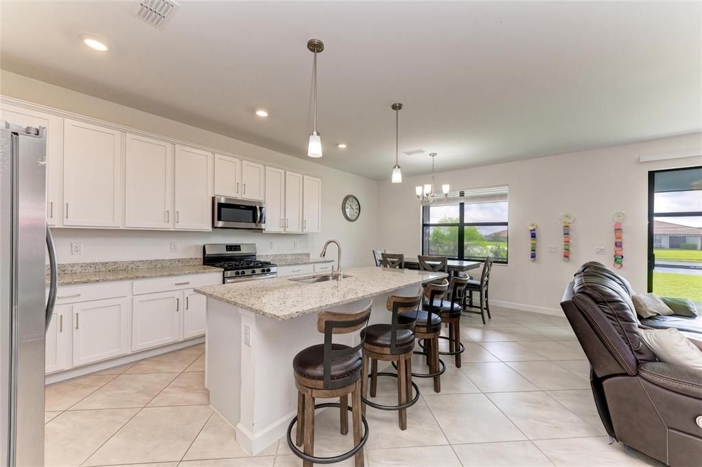 En Venta: $599,999 (4 camas, 3 baños, 2586 Pies cuadrados)