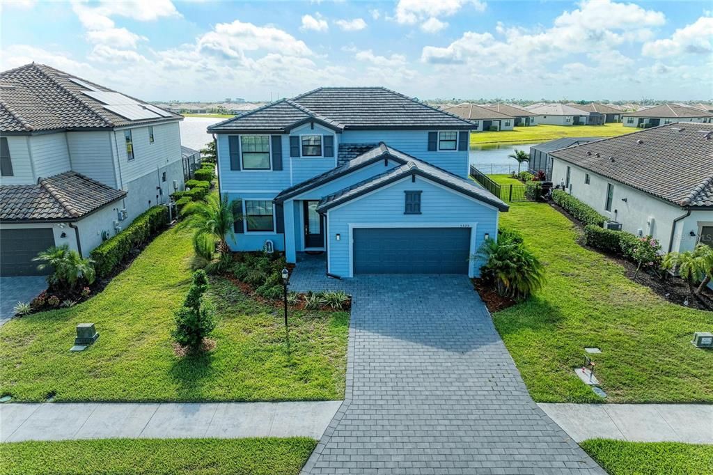 En Venta: $599,999 (4 camas, 3 baños, 2586 Pies cuadrados)