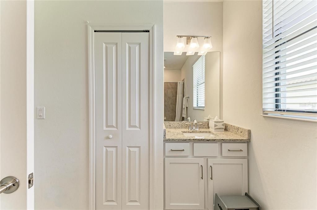 En Venta: $599,999 (4 camas, 3 baños, 2586 Pies cuadrados)