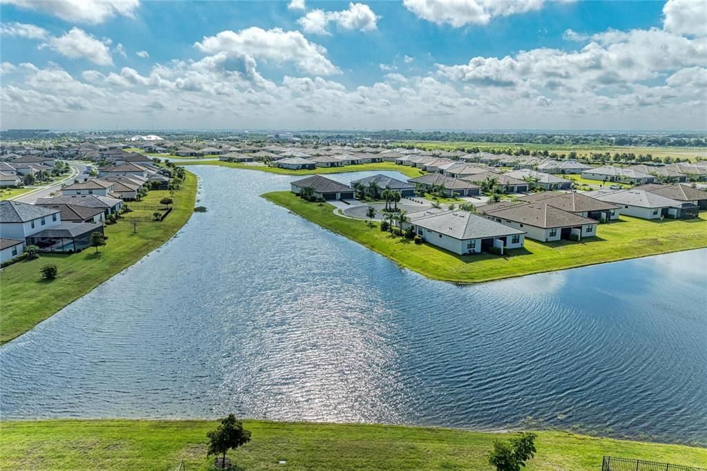 En Venta: $599,999 (4 camas, 3 baños, 2586 Pies cuadrados)