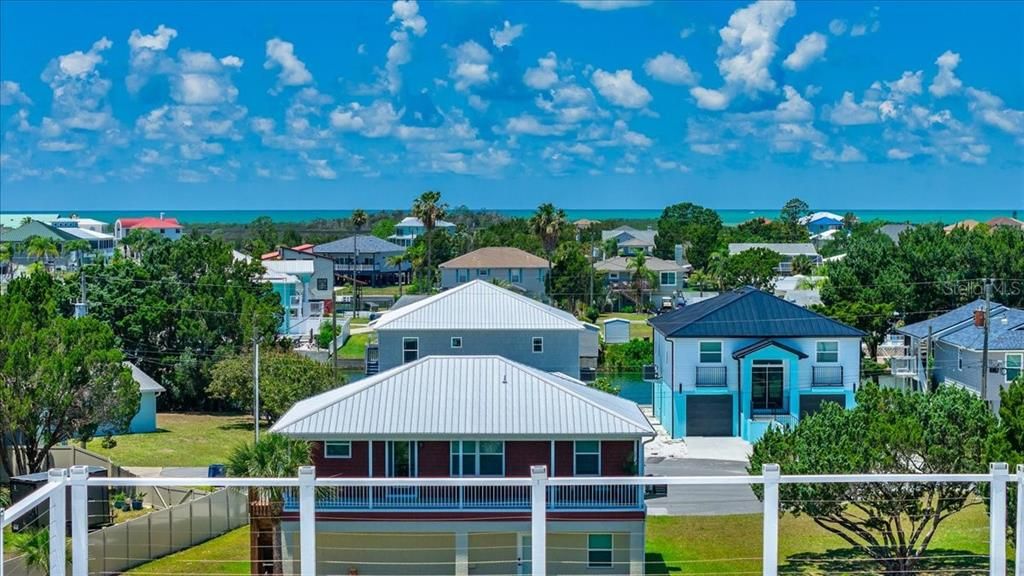 For Sale: $425,000 (2 beds, 2 baths, 1296 Square Feet)