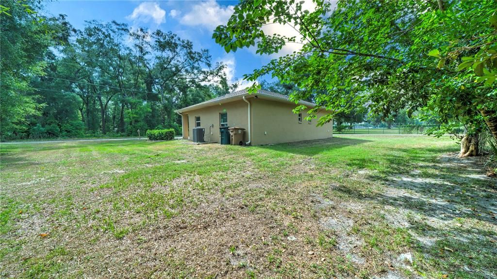 For Sale: $319,000 (2 beds, 0 baths, 1283 Square Feet)