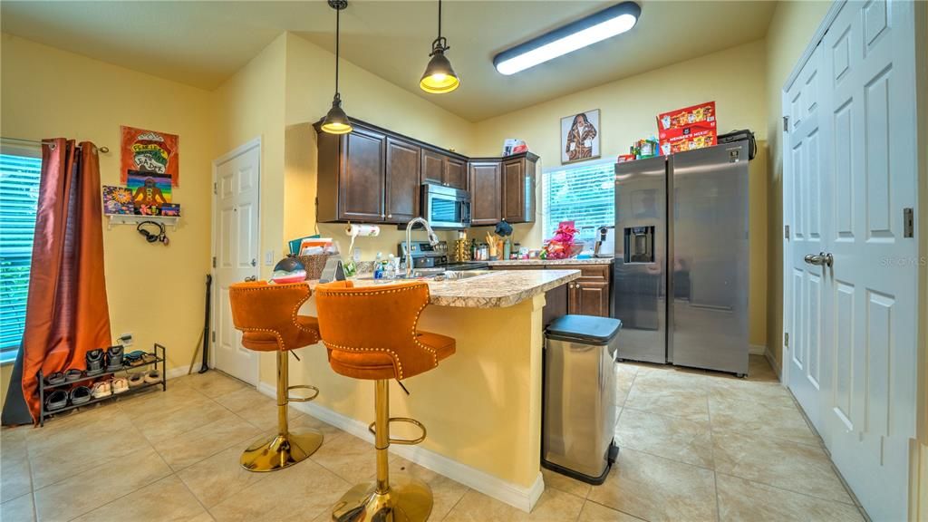 For Sale: $319,000 (2 beds, 0 baths, 1283 Square Feet)