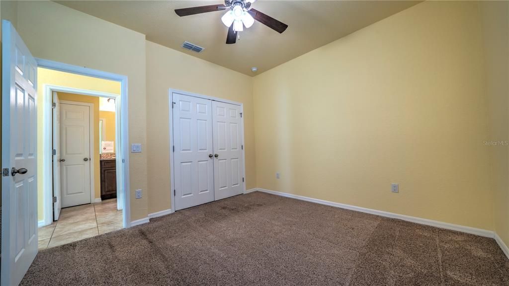 For Sale: $319,000 (2 beds, 0 baths, 1283 Square Feet)