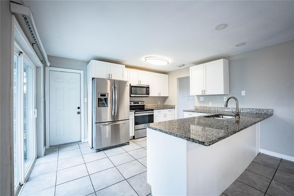 Activo con contrato: $289,900 (3 camas, 2 baños, 1245 Pies cuadrados)
