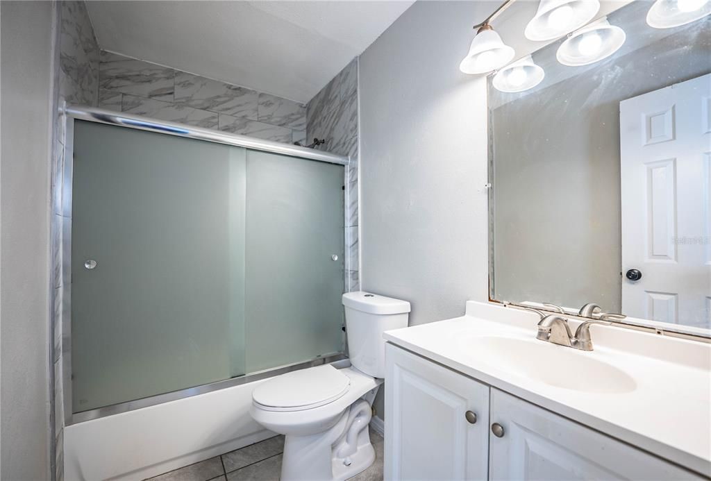 Activo con contrato: $289,900 (3 camas, 2 baños, 1245 Pies cuadrados)