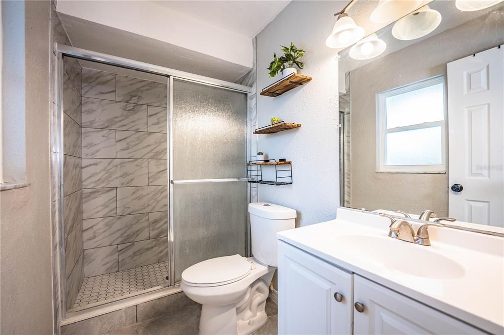 Activo con contrato: $289,900 (3 camas, 2 baños, 1245 Pies cuadrados)