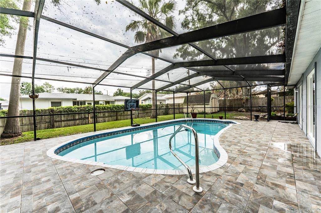 Activo con contrato: $289,900 (3 camas, 2 baños, 1245 Pies cuadrados)