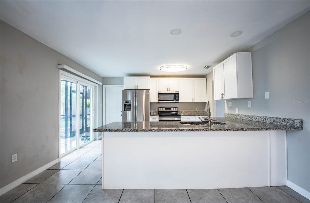 Activo con contrato: $289,900 (3 camas, 2 baños, 1245 Pies cuadrados)
