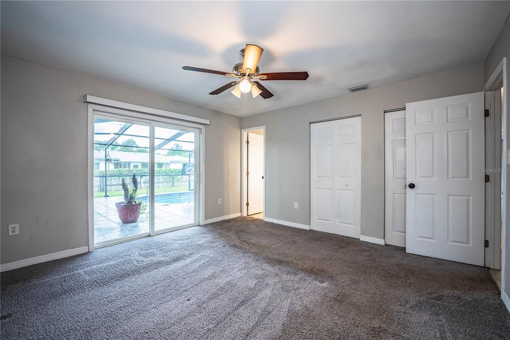 Activo con contrato: $289,900 (3 camas, 2 baños, 1245 Pies cuadrados)