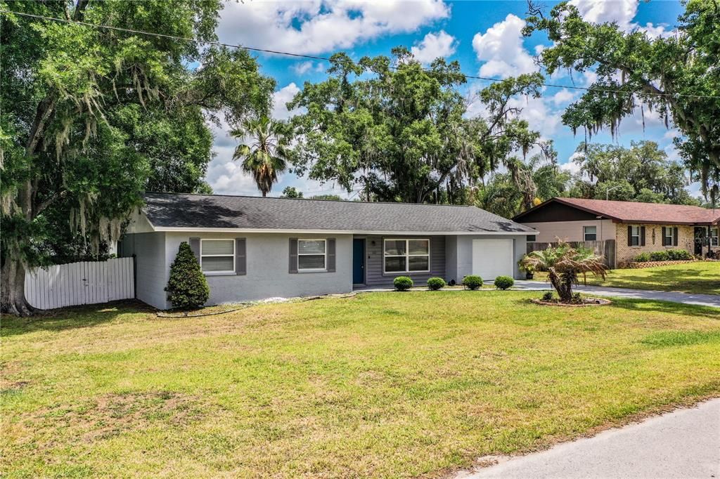 Activo con contrato: $289,900 (3 camas, 2 baños, 1245 Pies cuadrados)