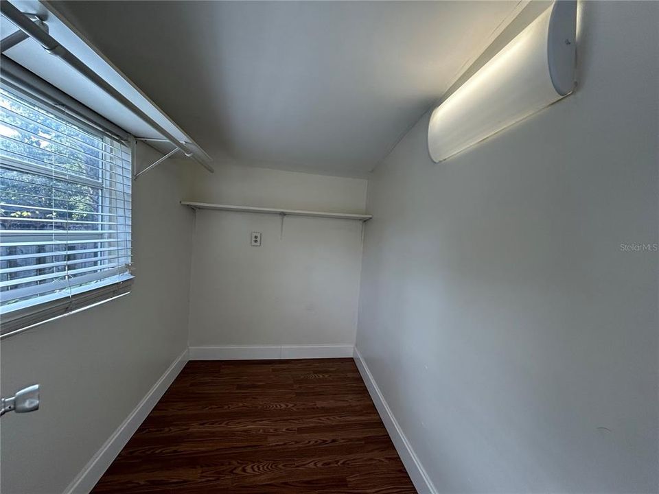 В аренду: $1,725 (2 спален, 1 ванн, 1051 Квадратных фут)