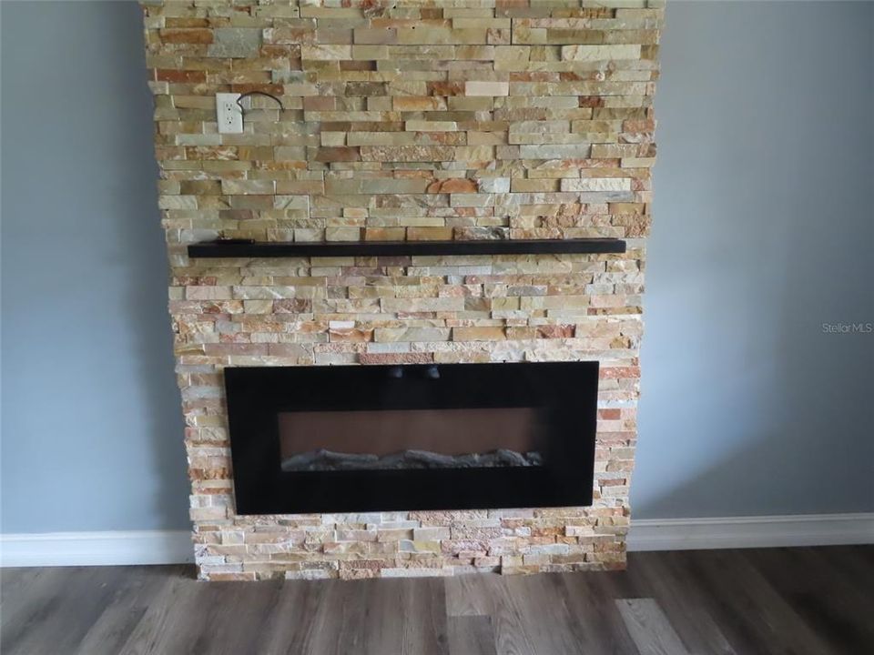 En Venta: $362,000 (3 camas, 4 baños, 1603 Pies cuadrados)