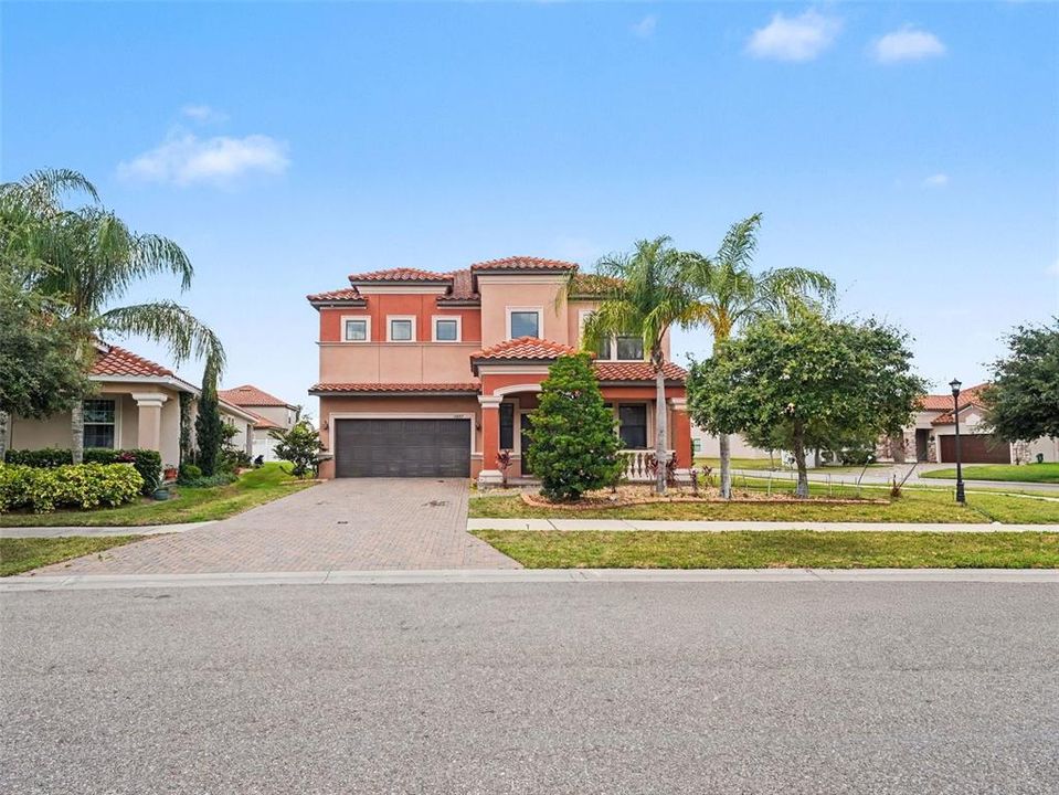 For Sale: $515,000 (4 beds, 2 baths, 2571 Square Feet)