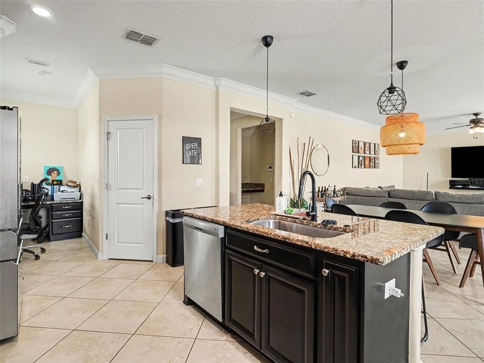 For Sale: $515,000 (4 beds, 2 baths, 2571 Square Feet)