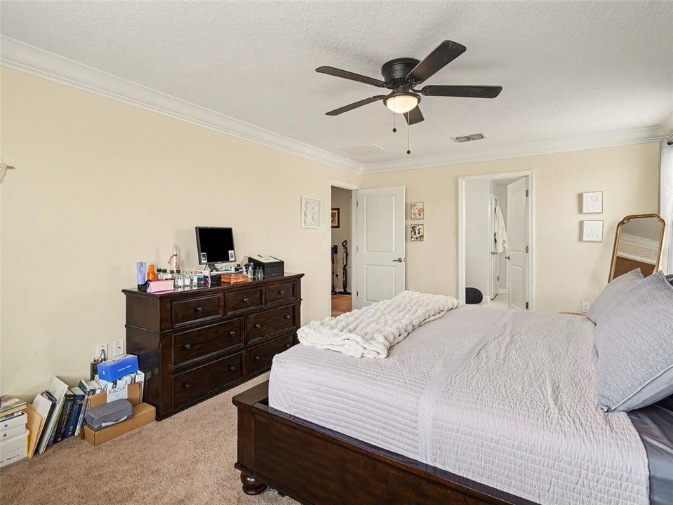 For Sale: $515,000 (4 beds, 2 baths, 2571 Square Feet)