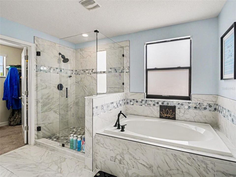 For Sale: $515,000 (4 beds, 2 baths, 2571 Square Feet)