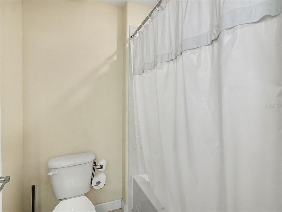 For Sale: $515,000 (4 beds, 2 baths, 2571 Square Feet)