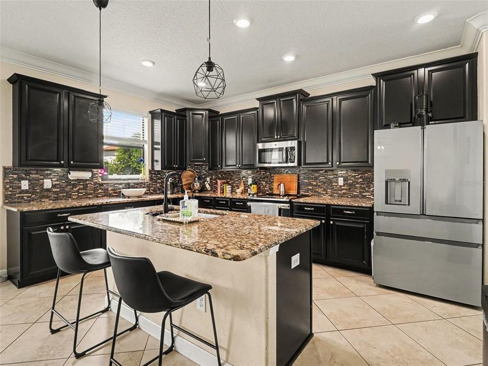 For Sale: $515,000 (4 beds, 2 baths, 2571 Square Feet)