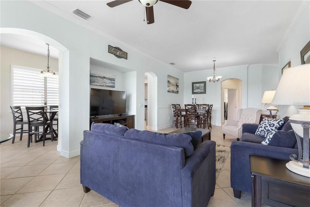 En Venta: $499,000 (3 camas, 3 baños, 2015 Pies cuadrados)