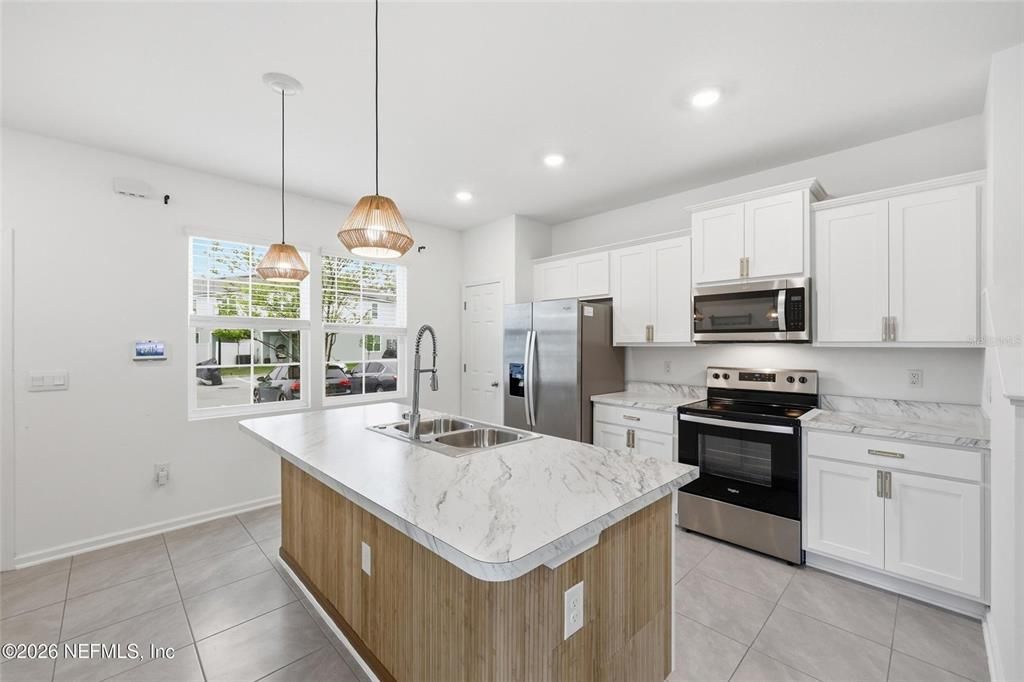 For Sale: $299,000 (3 beds, 2 baths, 1338 Square Feet)